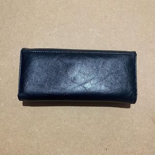 Cartera de piel negra 