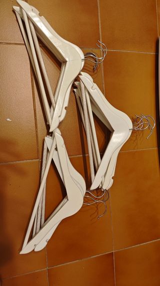 Perchas madera pequeñas