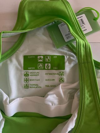 Camiseta verde de mujer, Hugo Boss, sin estrenar.