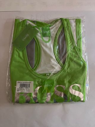 Camiseta verde de mujer, Hugo Boss, sin estrenar.
