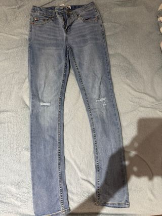 Pantalon levis 