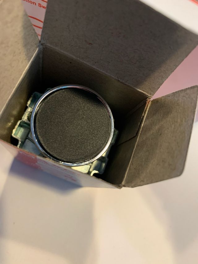 Botonera superficie industrial mas pulsadores NC