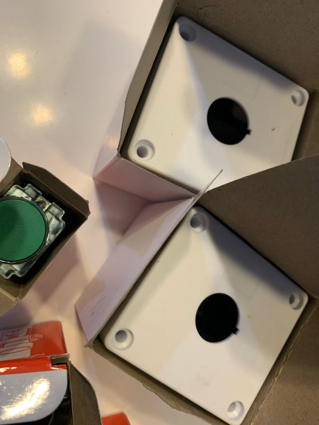 Botonera superficie industrial mas pulsadores NC