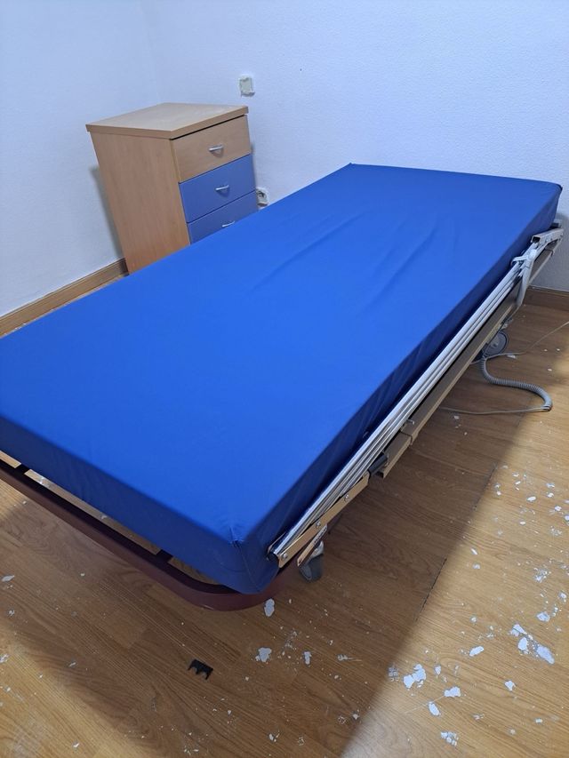 Cama articulada con elevador eléctrico