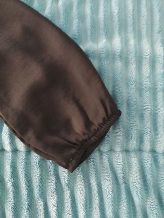 Blusa negra con encaje 