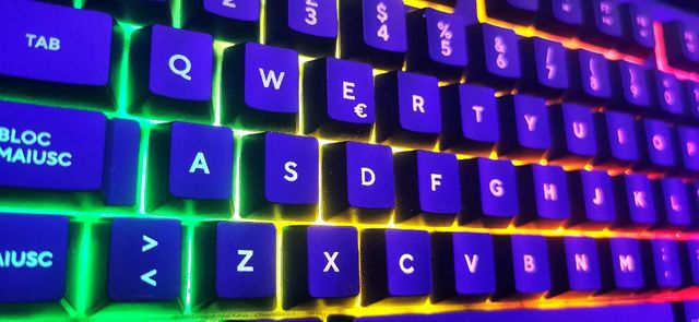 GX Trust Tastiera + mouse RGB Nuovi . Con scatola