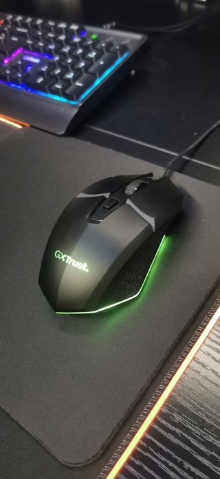 GX Trust Tastiera + mouse RGB Nuovi . Con scatola