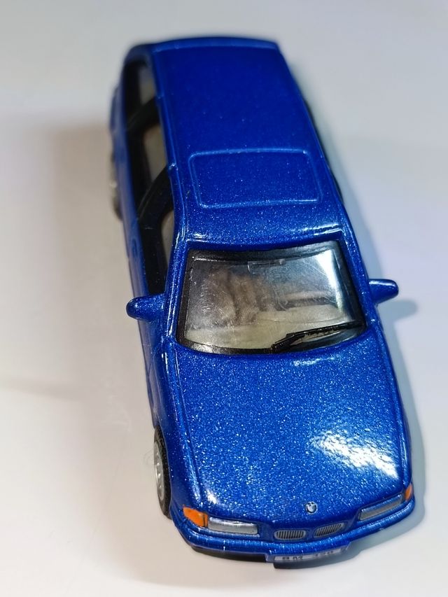 BMW 325i TOURING HONGWELL 1/72