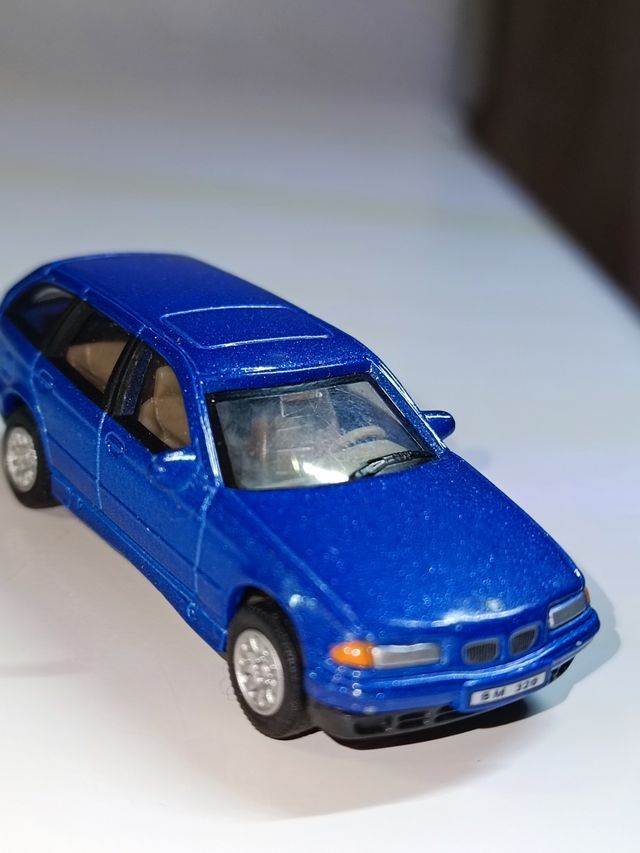 BMW 325i TOURING HONGWELL 1/72