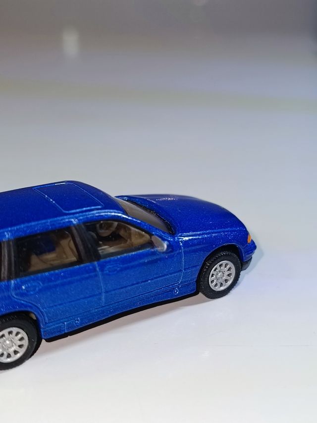 BMW 325i TOURING HONGWELL 1/72
