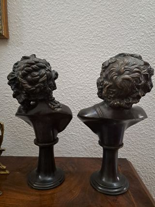 Figuras de bronce, pareja