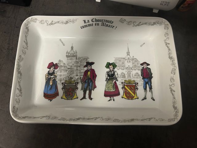 Vassoio teglia in ceramica disegnato a mano