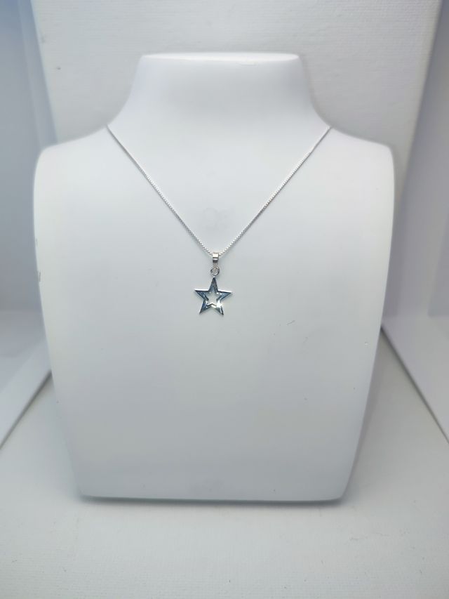 Gargantilla estrella. Plata.