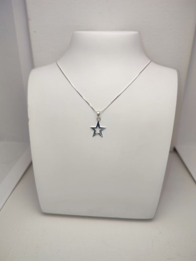 Gargantilla estrella. Plata.