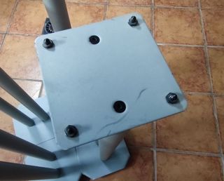 Pies para altavoces de home cinema