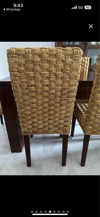 Conjunto de mesa extensible y sillas (Teka)