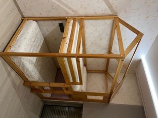 Litera infantil en forma de casita