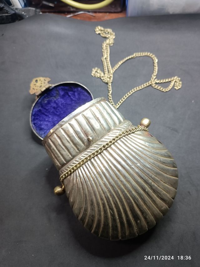 Acessórios e acessórios para mulher.