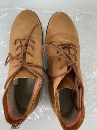 Botines pisacacas Bershka. Talla 38