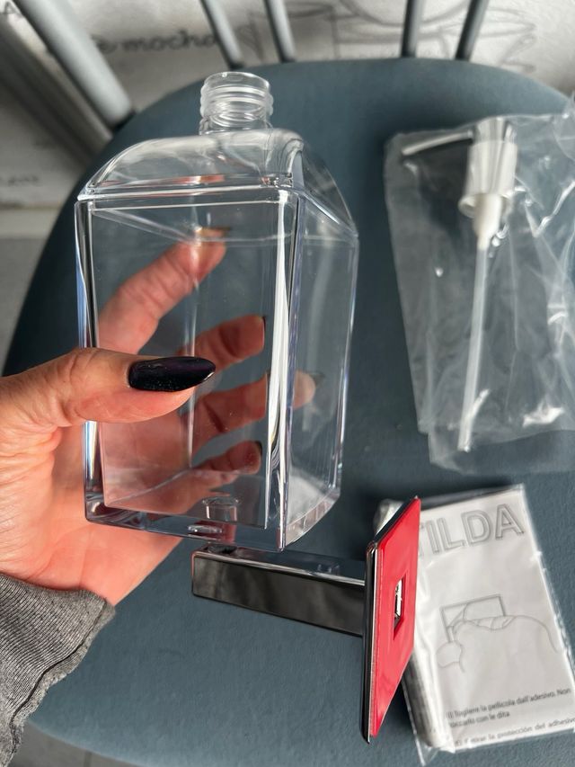 Porta jabón adhesivo