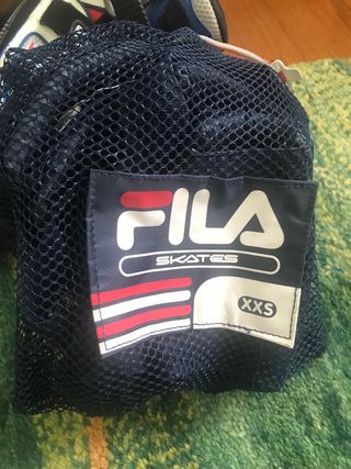 Patines niño/niña, con protectores, casco y bolsa