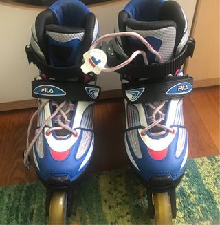 Patines niño/niña, con protectores, casco y bolsa