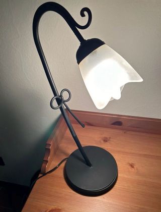 Lampada da tavolo in ferro battuto
