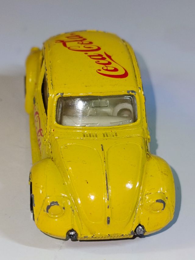 VOLKSWAGEN ESCARABAJO 1300 1/64 EDOCAR