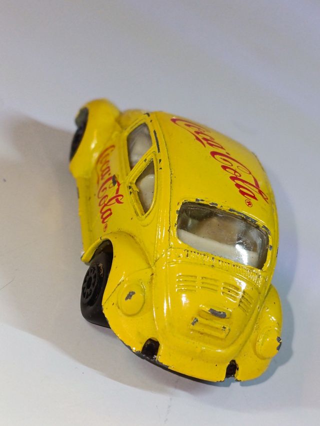VOLKSWAGEN ESCARABAJO 1300 1/64 EDOCAR