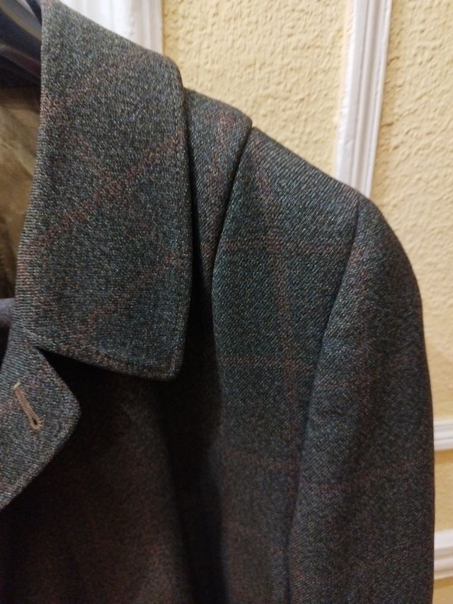 Abrigo tres cuartos británico