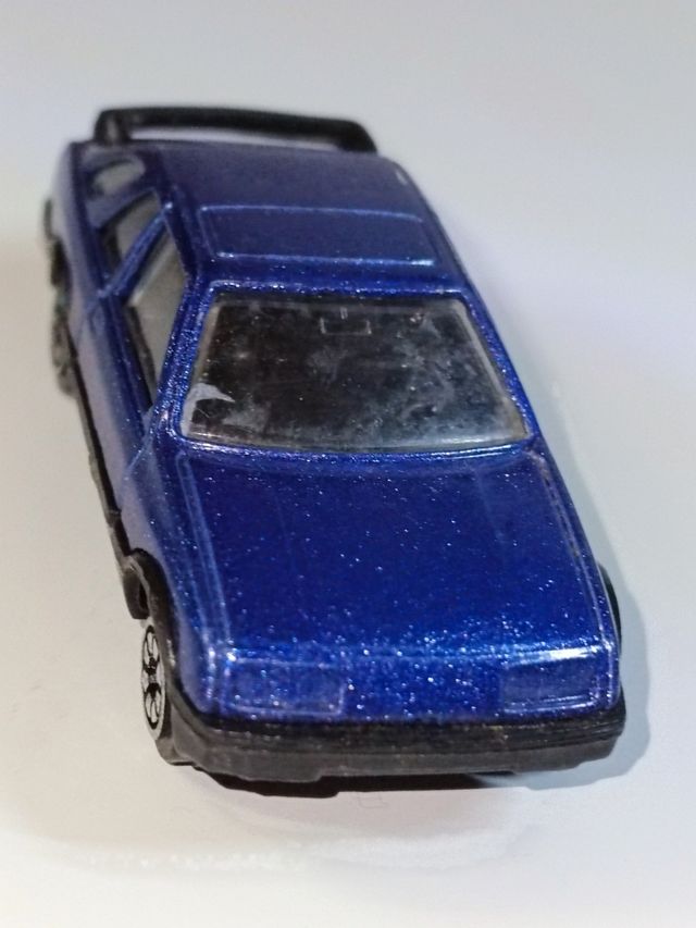 FORD SIERRA 1/64