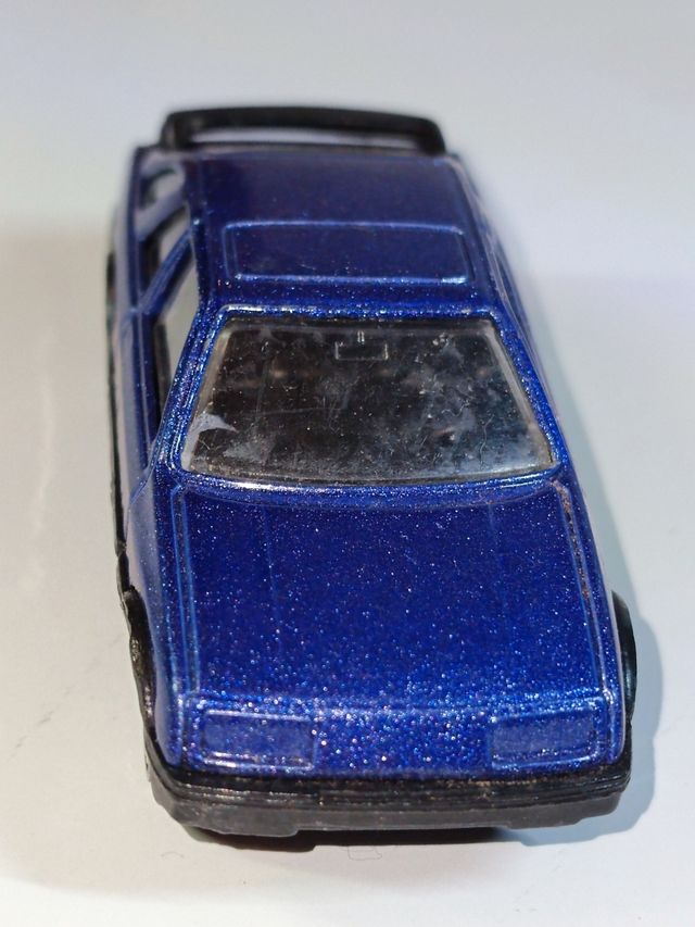 FORD SIERRA 1/64