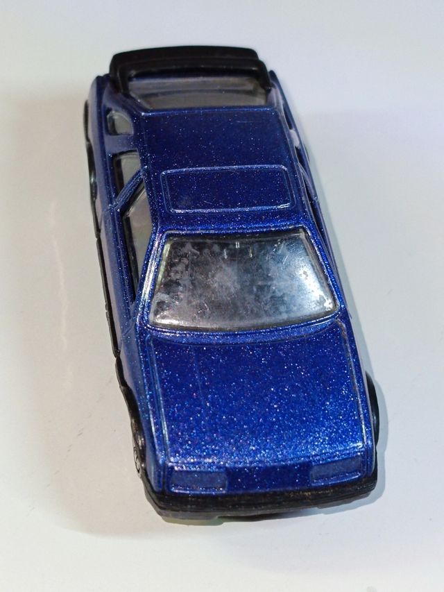 FORD SIERRA 1/64