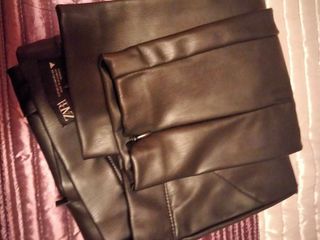 Pantalón negro polipiel