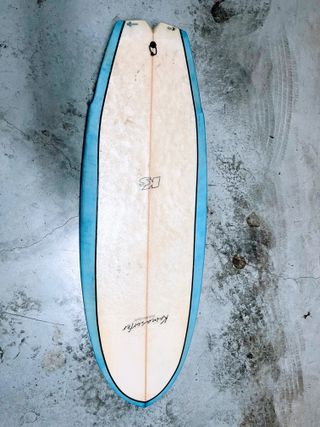 Tabla surf mini simmons 5,6 44 litros