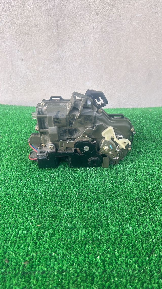 serratura posteriore destra seat toledo 3b4839016m