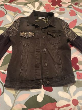 Chaqueta vaquera desigual