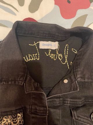 Chaqueta vaquera desigual