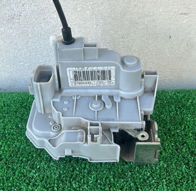 serratura anteriore destra lancia ypsilon 5 porte