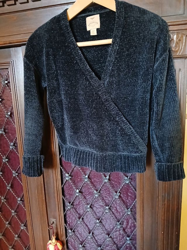 Maglioncino nero in ciniglia