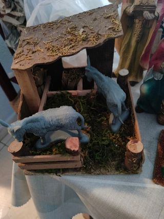 Establo Belén y otras figuras pesebre 