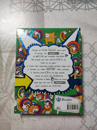 Tom Gates - Los Lobozombis son geniales (y punto) (Tom Gates, 11) (Spanish Edition)