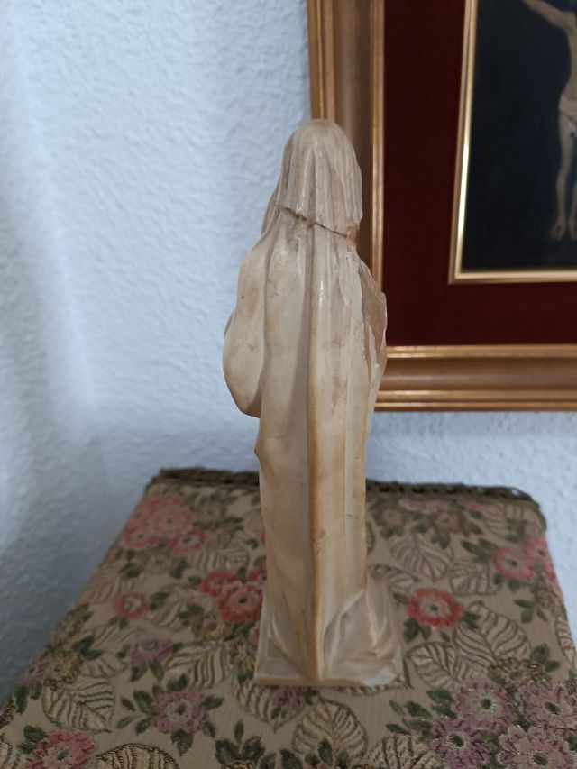 Virgen talla antigua estatua