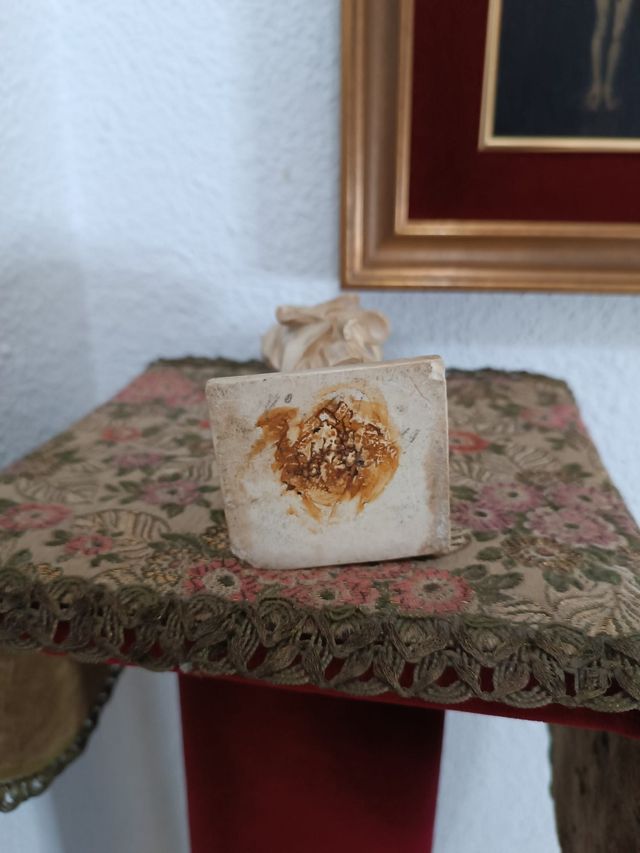 Virgen talla antigua estatua