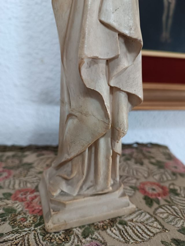 Virgen talla antigua estatua