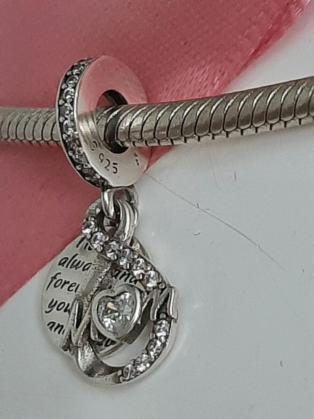 Charm Mom en plata de ley S 925.