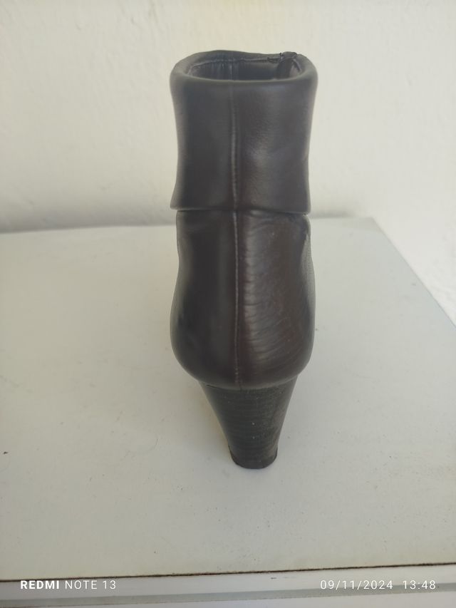 Botas marrones oscuras con tacón