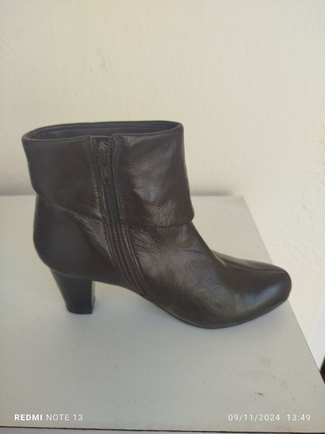 Botas marrones oscuras con tacón