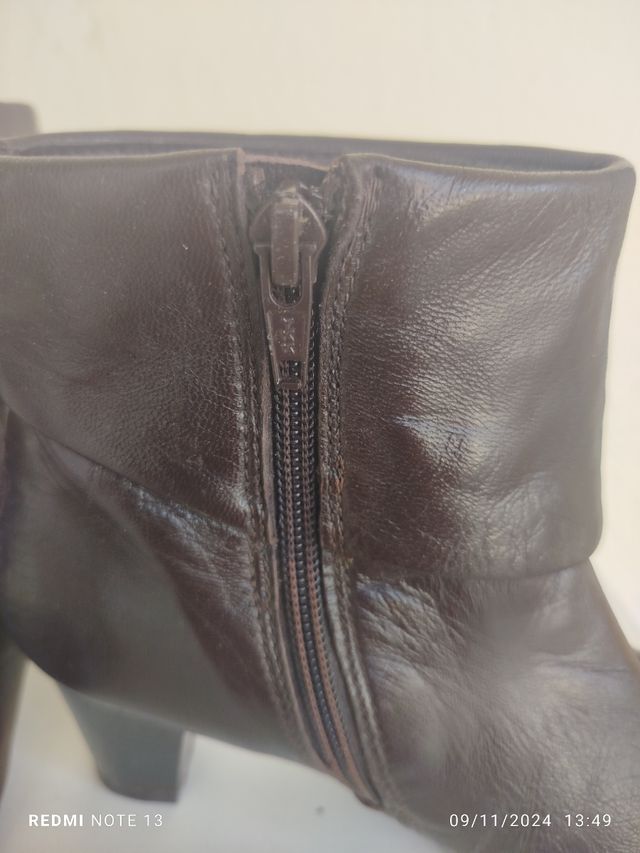 Botas marrones oscuras con tacón