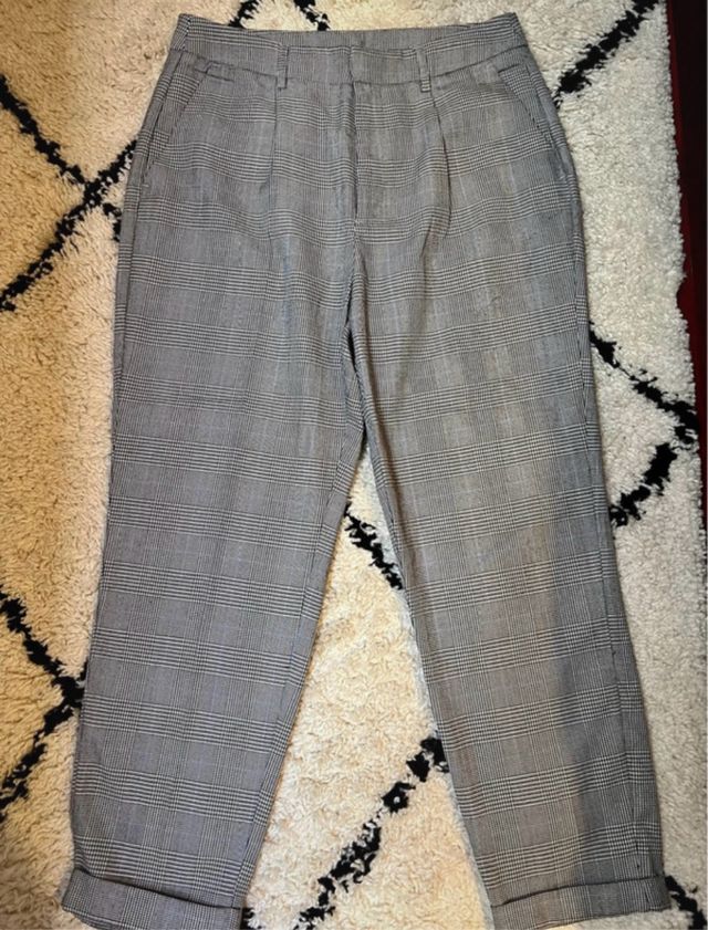 Pantalón de pinzas Stradivarius